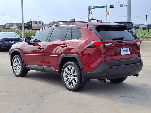 Used 2025 Toyota RAV4 XLE Premium FWD image 5