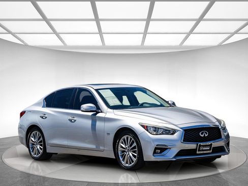 Used 2018 INFINITI Q50 Luxe RWD image 5