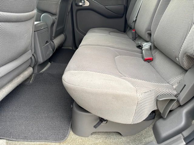 Used 2014 Nissan Frontier SV RWD image 16
