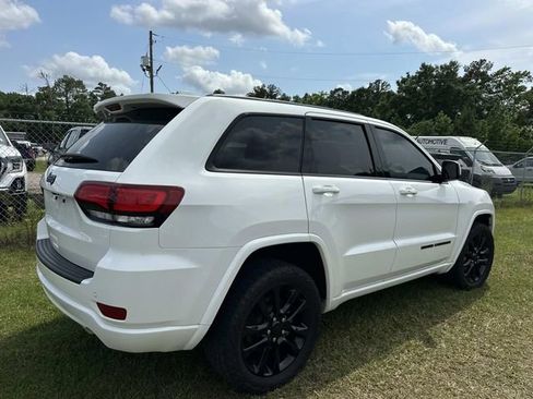 Used 2021 Jeep Grand Cherokee Laredo X AWD/4WD image 8