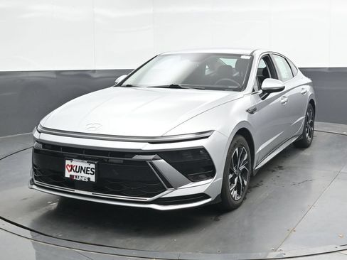 Used 2025 Hyundai Sonata SEL FWD image 6