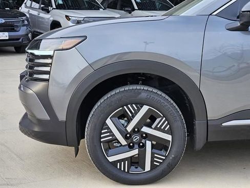 Used 2026 Nissan Kicks SV w/ Illumination Package image 6