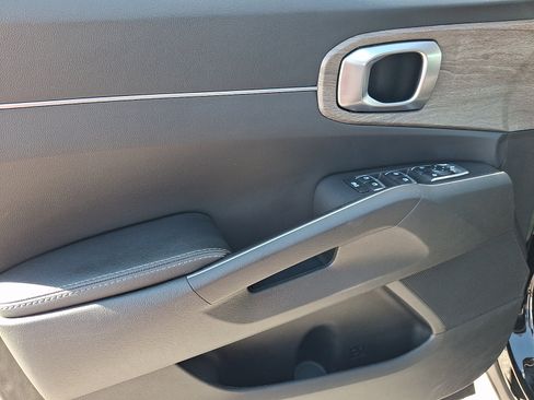 Certified 2023 Kia Sorento X-Line EX AWD/4WD image 13