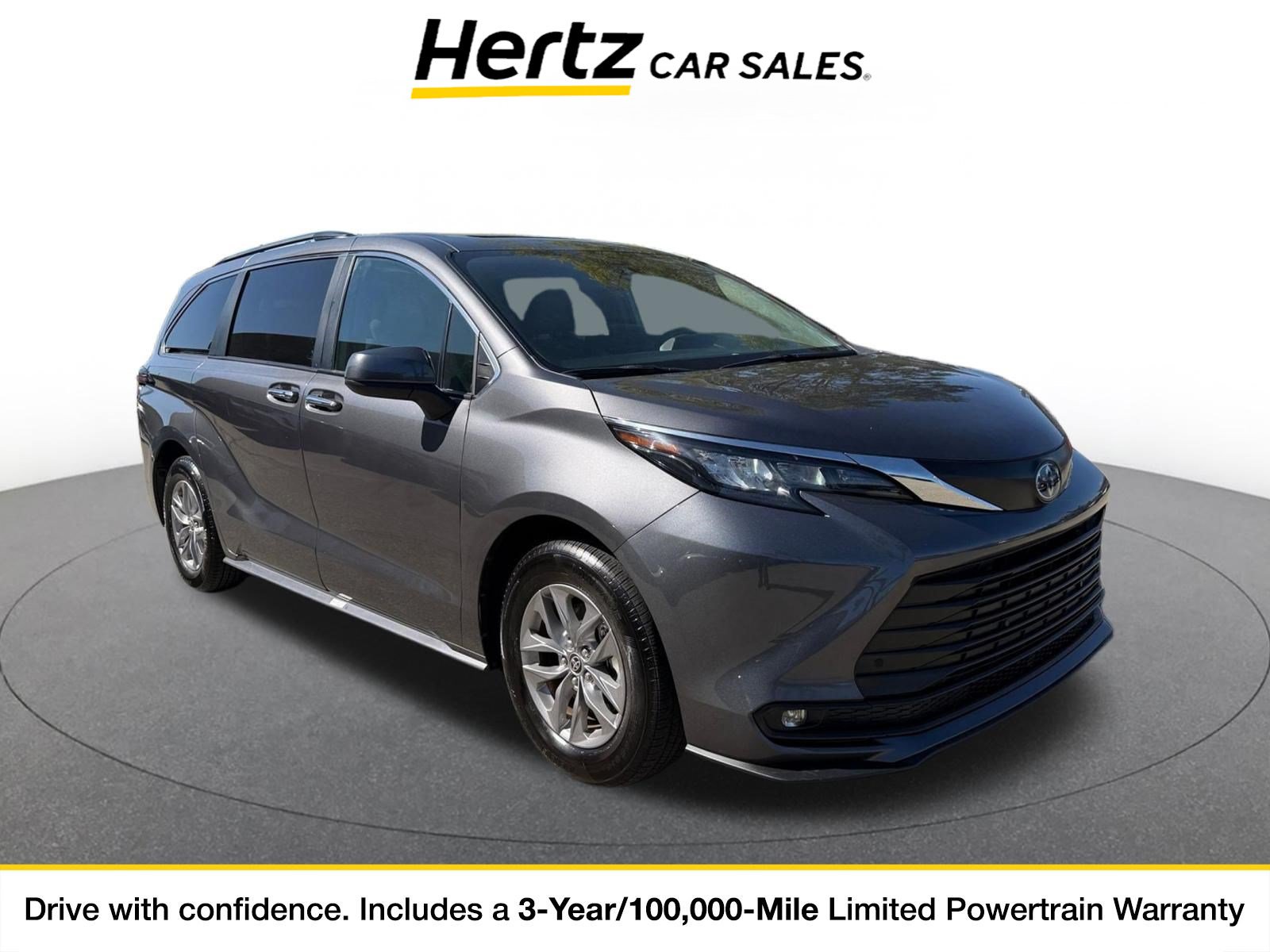 Used 2025 Toyota Sienna XLE FWD image 1