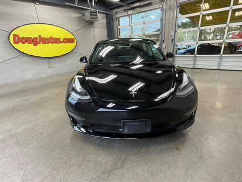 Used 2021 Tesla Model 3 Standard Range Plus RWD image 8