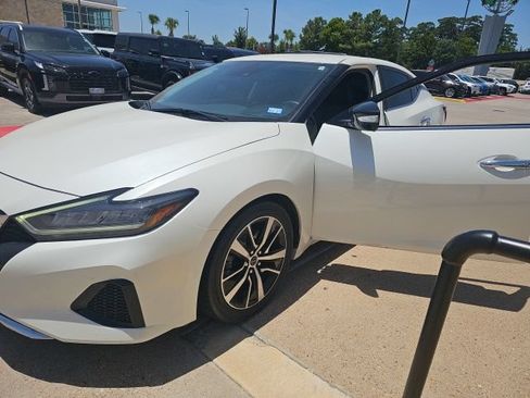 Used 2023 Nissan Maxima SV w/ Floor Mat Group FWD image 5