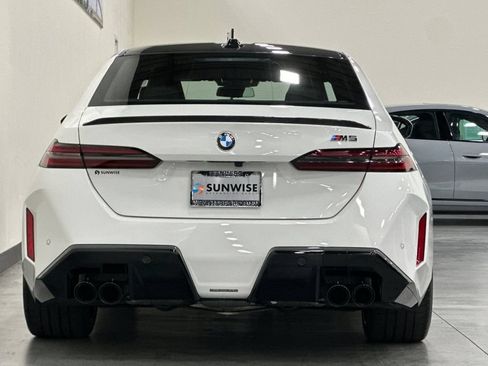 Used 2025 BMW M5 w/ Carbon Package AWD/4WD image 5