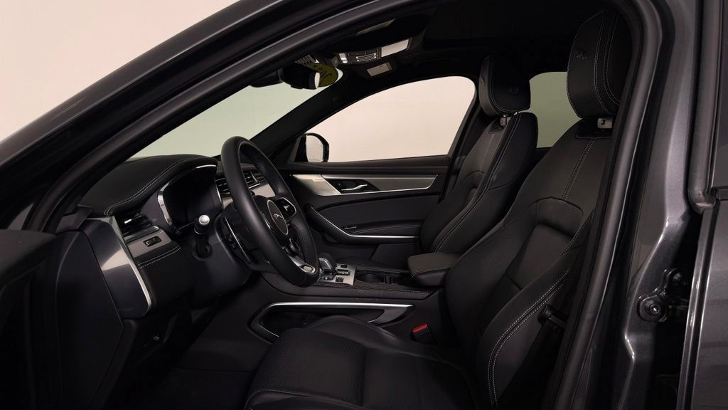 Used 2025 Jaguar F-PACE R-Dynamic S AWD/4WD image 13