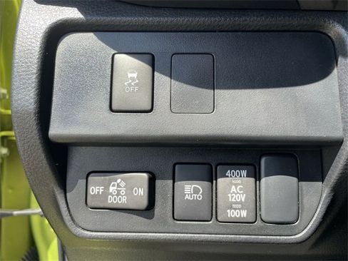 Used 2023 Toyota Tacoma TRD Off-Road image 33