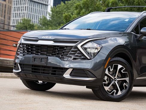 Used 2023 Kia Sportage EX AWD/4WD image 2