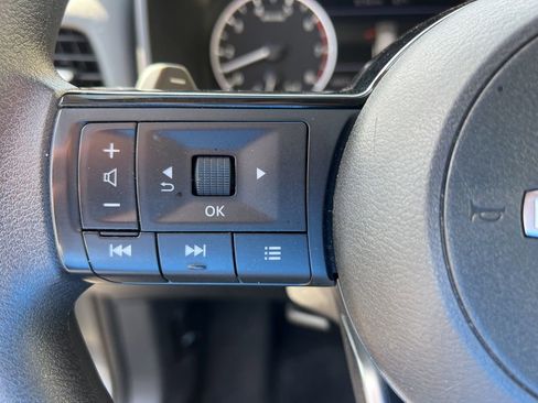 Used 2023 Nissan Rogue SV image 13