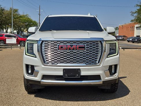 Used 2023 GMC Yukon Denali w/ Advanced Technology Package AWD/4WD image 10