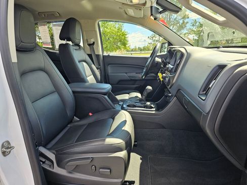 Used 2019 Chevrolet Colorado Z71 AWD/4WD image 11