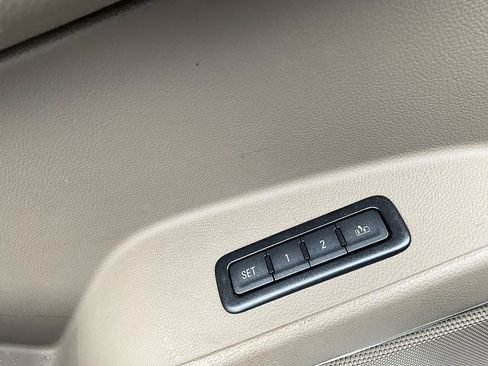 Used 2017 Chevrolet Suburban Premier AWD/4WD image 37