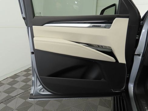 Used 2025 Cadillac Escalade ESV Sport image 23