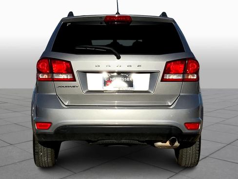 Used 2019 Dodge Journey SE w/ Blacktop Package FWD image 5