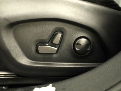 Used 2022 Jeep Compass Limited image 11