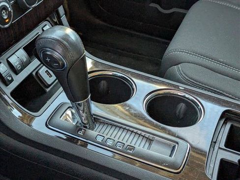 Used 2016 Chevrolet Traverse LT w/ Style and Technology Package image 11