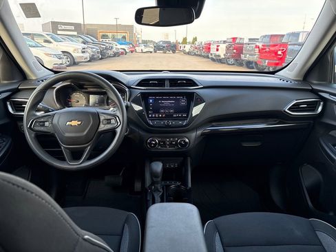Used 2023 Chevrolet TrailBlazer LT w/ Convenience Package image 18