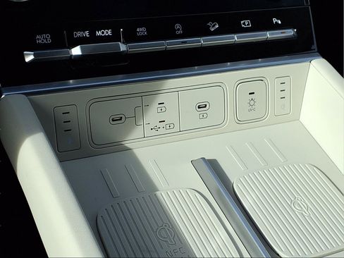 Used 2025 Hyundai Santa Fe Calligraphy image 10