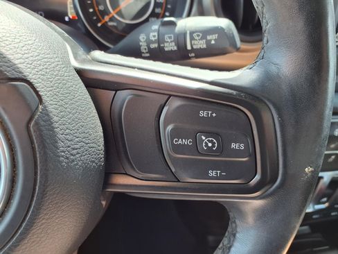 Certified 2020 Jeep Wrangler Sport AWD/4WD image 14