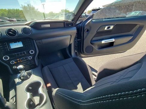 Used 2022 Ford Mustang Coupe image 23