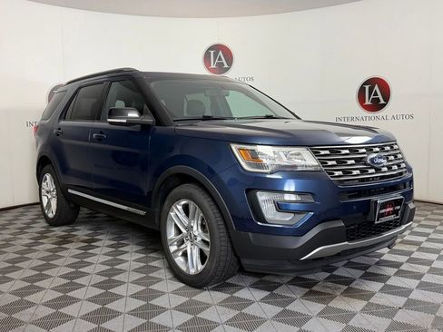 Used 2017 Ford Explorer XLT w/ Equipment Group 202A AWD/4WD image 1