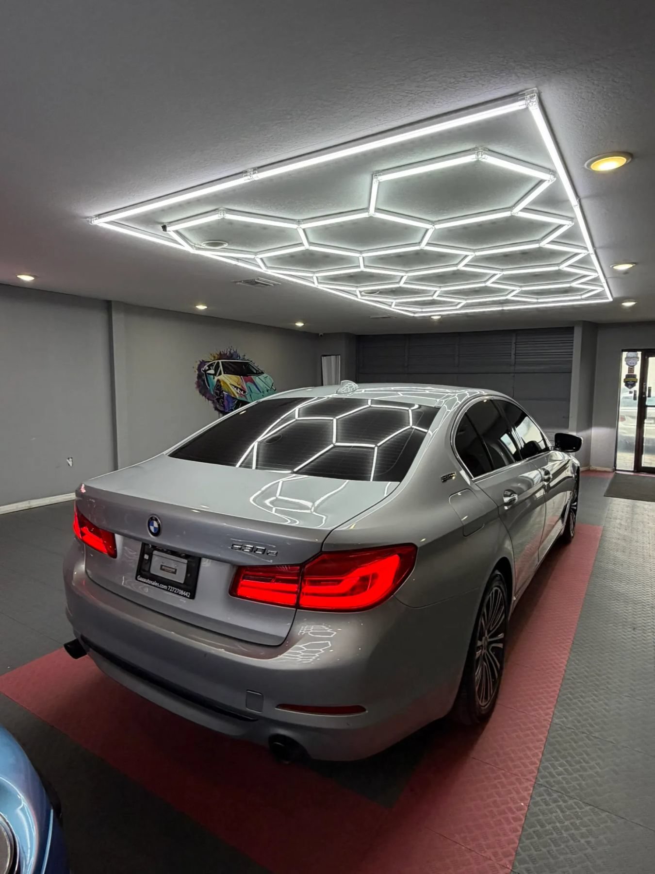 Used 2018 BMW 530e w/ Premium Package 2 RWD image 5
