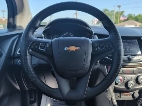 Used 2020 Chevrolet Trax LS w/ Tint and Cruise Package FWD image 11