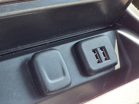 Used 2015 Chevrolet Suburban LTZ image 23