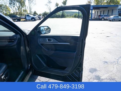 Used 2025 Ford Explorer ST-Line w/ ST-Line Street Pack image 14