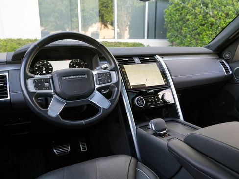 Used 2022 Land Rover Discovery HSE R-Dynamic AWD/4WD image 5
