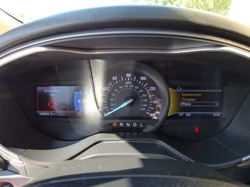 Used 2020 Ford Fusion SE FWD image 28