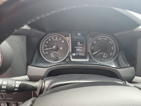 Used 2022 Toyota Tacoma TRD Sport image 26