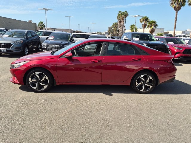 Used 2023 Hyundai Elantra SEL w/ Convenience Package FWD image 4