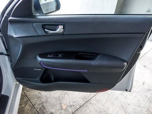 Used 2020 Kia Optima Premium image 28