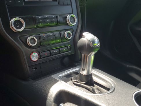 Certified 2021 Ford Mustang Coupe image 22