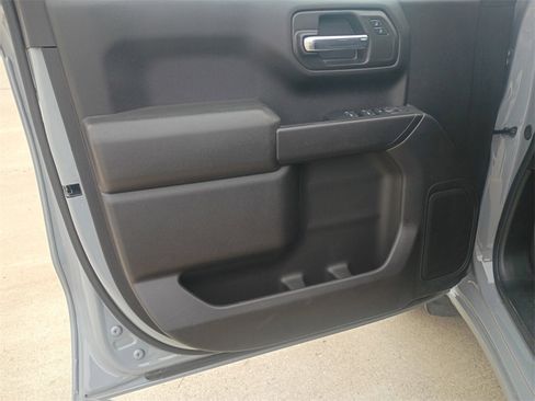 Used 2024 Chevrolet Silverado 1500 Custom w/ Dark Appearance Package image 9