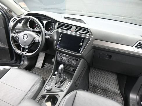 Used 2021 Volkswagen Tiguan SE AWD/4WD image 22