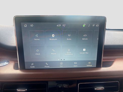 Used 2022 Lincoln Aviator Grand Touring w/ Equipment Group 301A AWD/4WD image 22