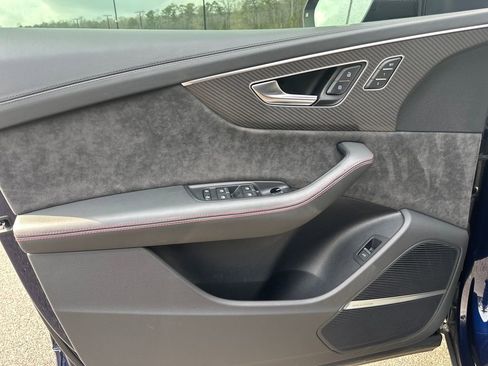 Used 2022 Audi RS Q8 w/ Carbon Optic Package image 29