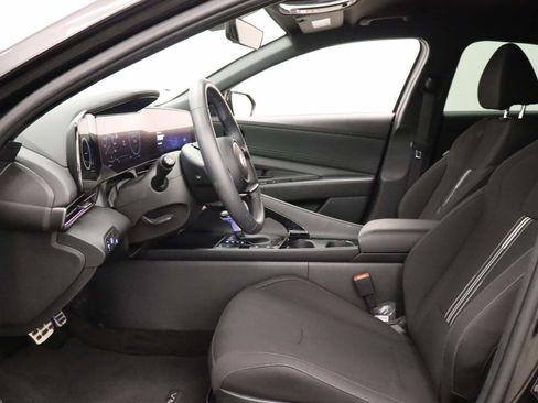 Used 2025 Hyundai Elantra SEL FWD image 15