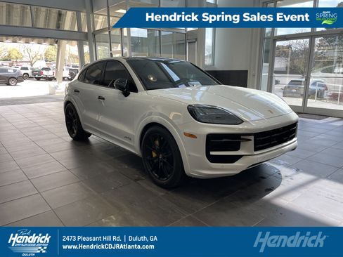 Used 2026 Porsche Cayenne GTS image 1