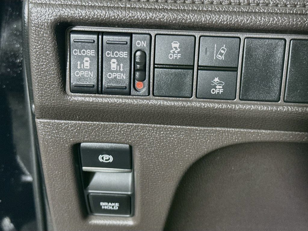 Used 2019 Honda Odyssey EX image 16