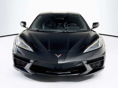 Used 2021 Chevrolet Corvette Stingray Coupe w/ Body-Color Dual Roof Package RWD image 2