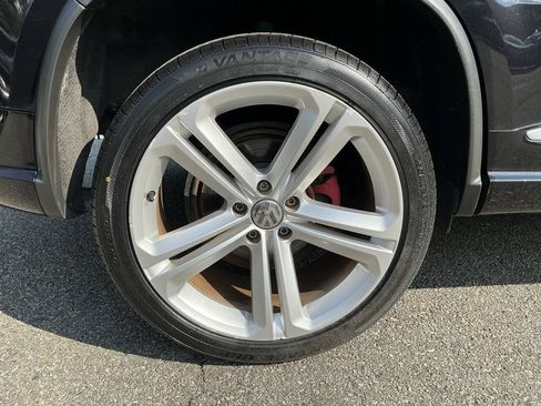 Used 2016 Volkswagen Tiguan SE AWD/4WD image 12