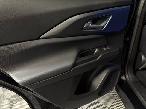 Used 2024 Chevrolet Equinox EV LT image 28