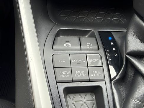 Used 2019 Toyota RAV4 XLE w/ Convenience Package AWD/4WD image 24