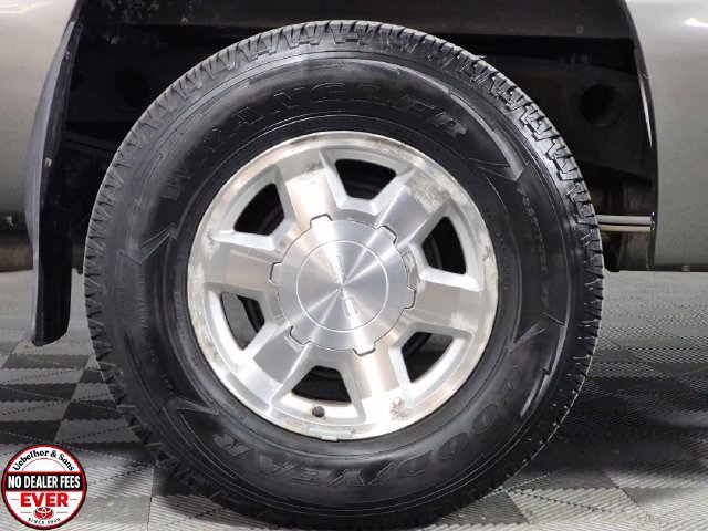 Used 2006 GMC Sierra 1500 SLT w/ Onstar Plus Package AWD/4WD image 27