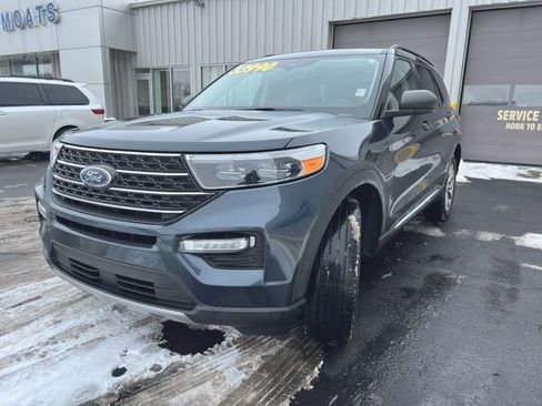 Used 2023 Ford Explorer XLT w/ Equipment Group 202A image 5